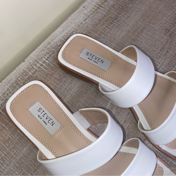 STEVEN NEW YORK WHITE WITH SILVER TOE BAND LEATHER  COMFORT SANDALS SIZE 8.5 M - Picture 15 of 16